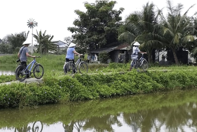 speed boat to Mekong Delta & Cu Chi Tunnels in one full day